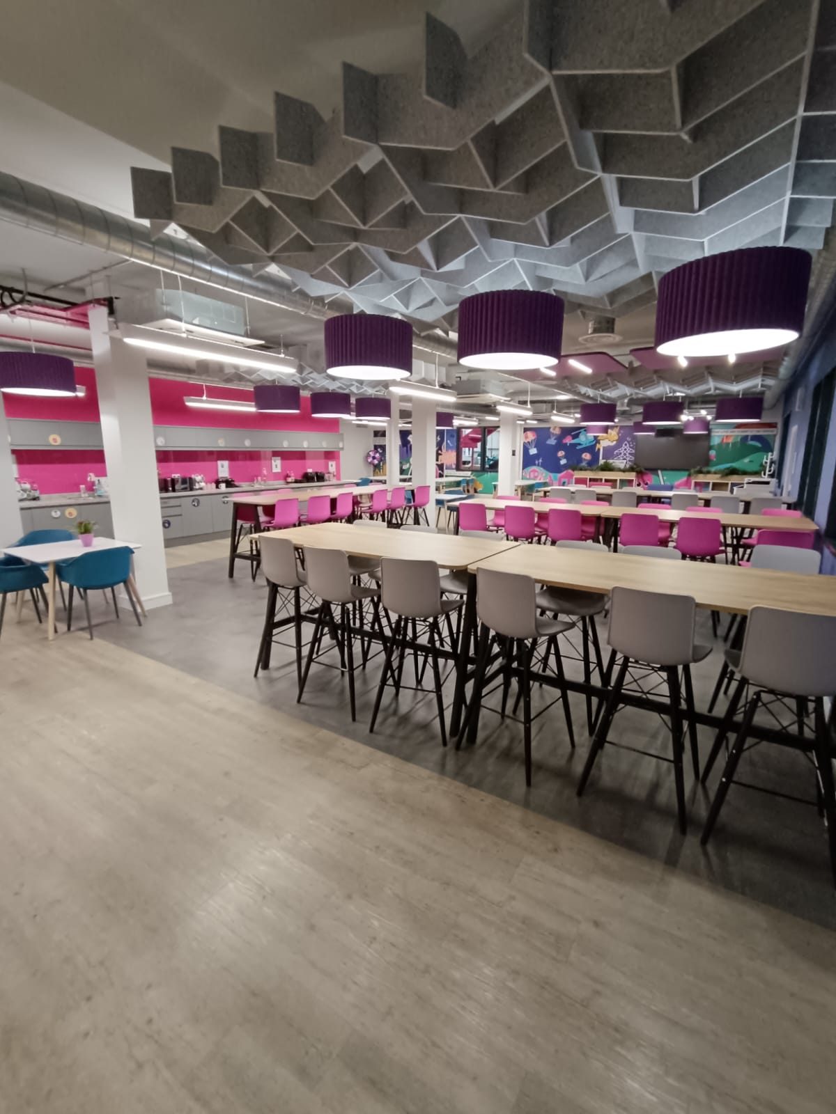 National retail rollout — multi-site LVT and vinyl